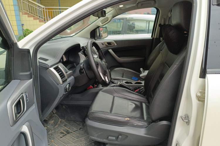 Used Ford Everest 2016 2.0T Gasoline Automatic 4x4 Luxury Edition Left Front Seat