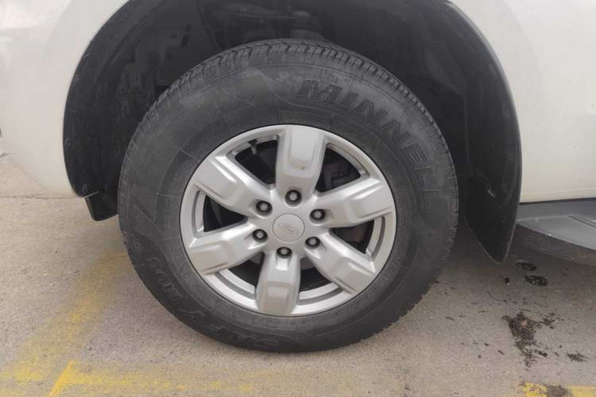 Used Ford Everest 2016 2.0T Gasoline Automatic Two-Wheel Drive Elite Edition Left Front Wheel Hub
