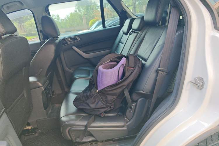 Used Ford Everest 2016 2.0T Gasoline Automatic 4x4 Luxury Edition Left Rear Seat