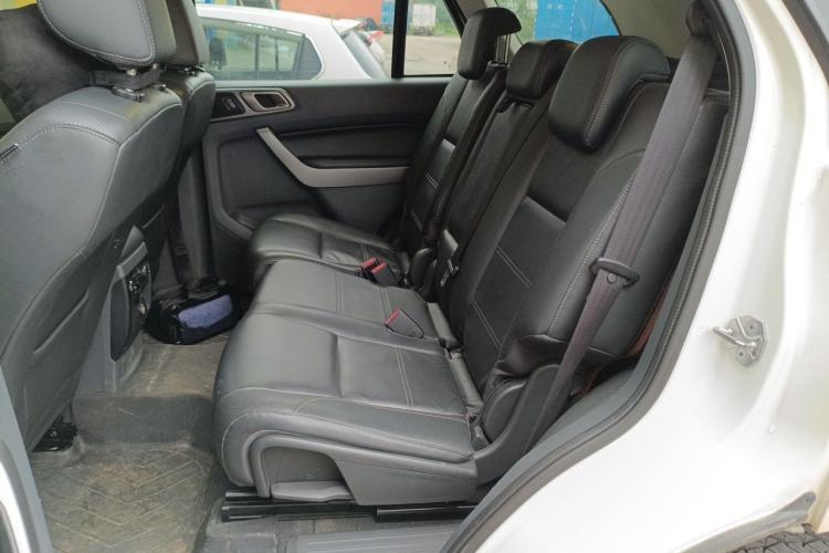Used Ford Everest 2016 2.0T Gasoline Automatic 4x4 Luxury Edition Left Rear Seat