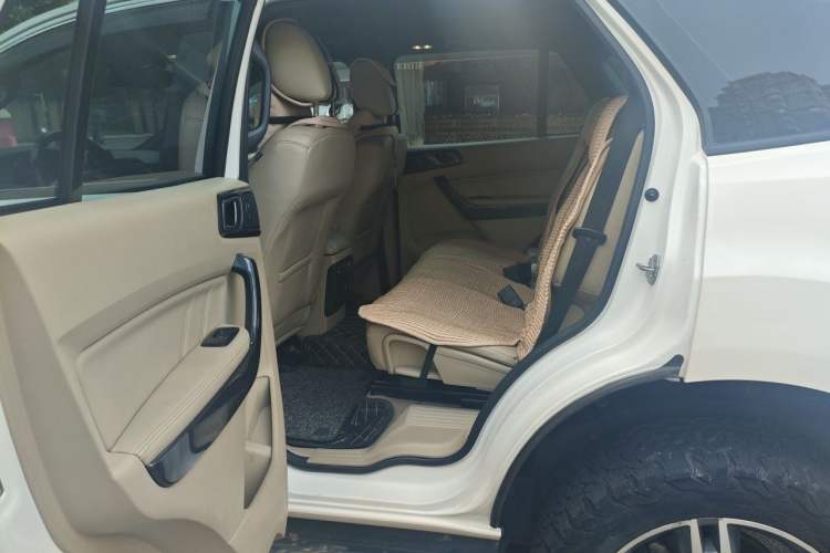 Used Ford Everest 2016 2.0T Gasoline Automatic 4x4 Flagship Edition Left Rear Seat