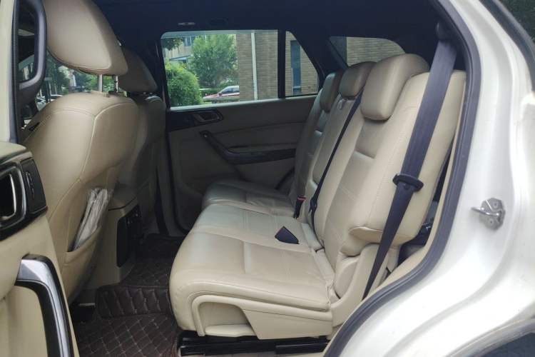 Used Ford Everest 2016 2.0T Gasoline Automatic 4x4 Flagship Edition Left Rear Seat