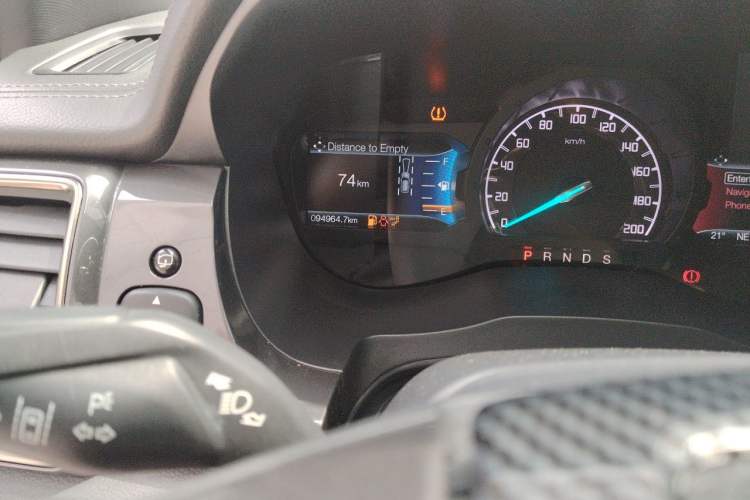 Used Ford Everest 2016 2.0T Gasoline Automatic 4x4 Flagship Edition Odometer Close Up