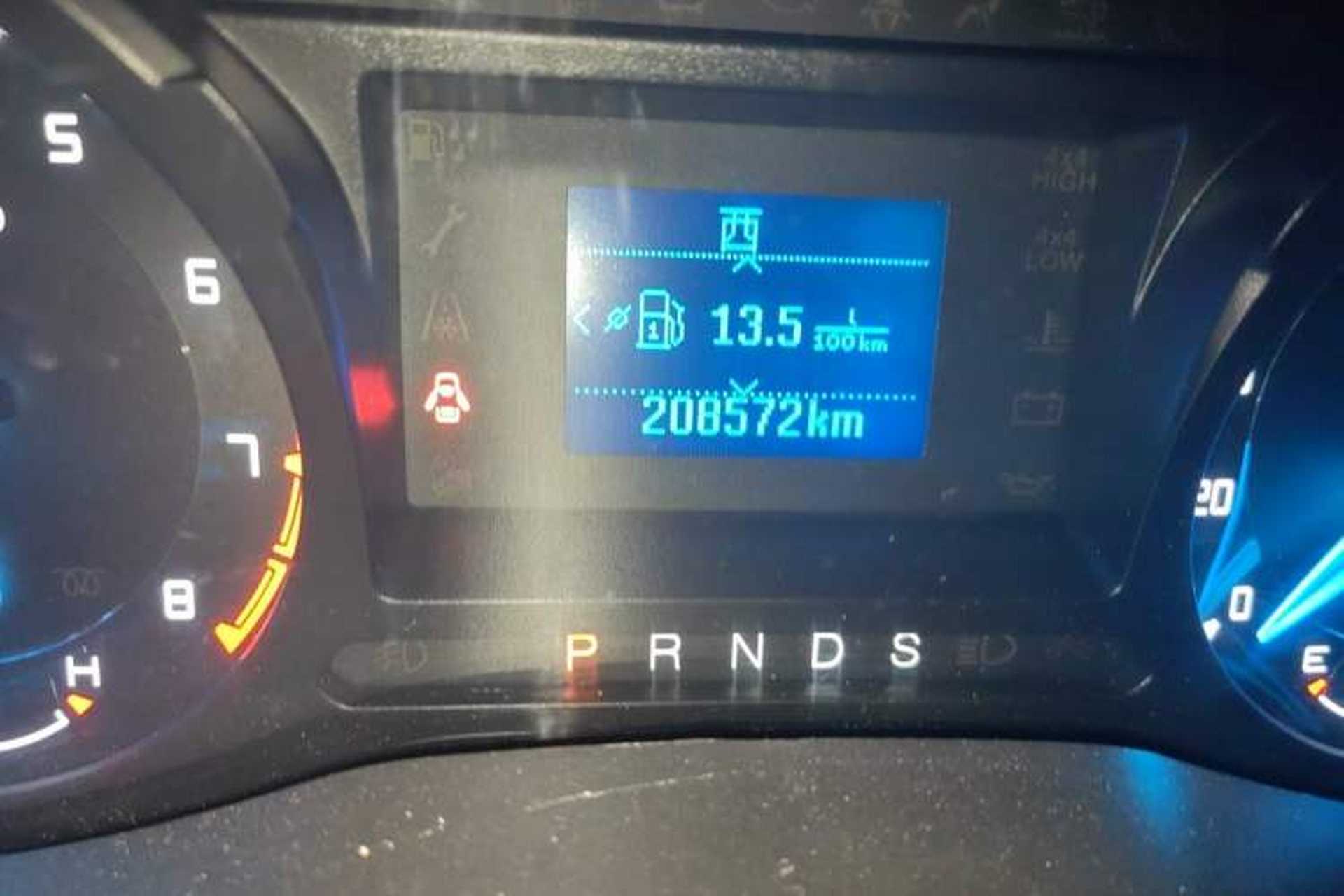 Used Ford Everest 2016 2.0T Gasoline Automatic 4x4 Elite Edition Odometer Close Up