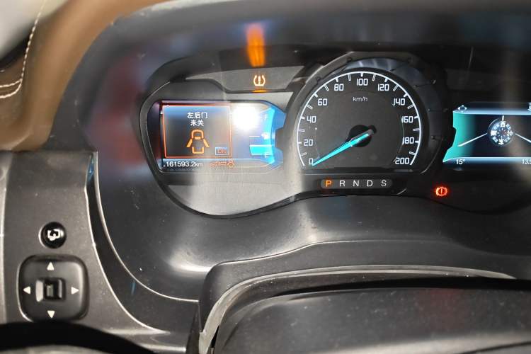 Used Ford Everest 2016 2.0T Gasoline Automatic 4x4 Flagship Edition Odometer Close Up
