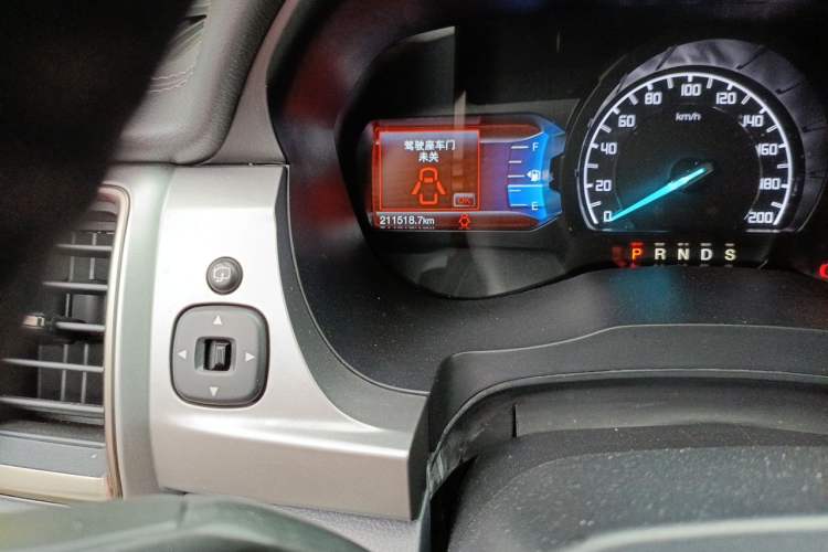 Used Ford Everest 2016 2.0T Gasoline Automatic 4x4 Luxury Edition Odometer Close Up