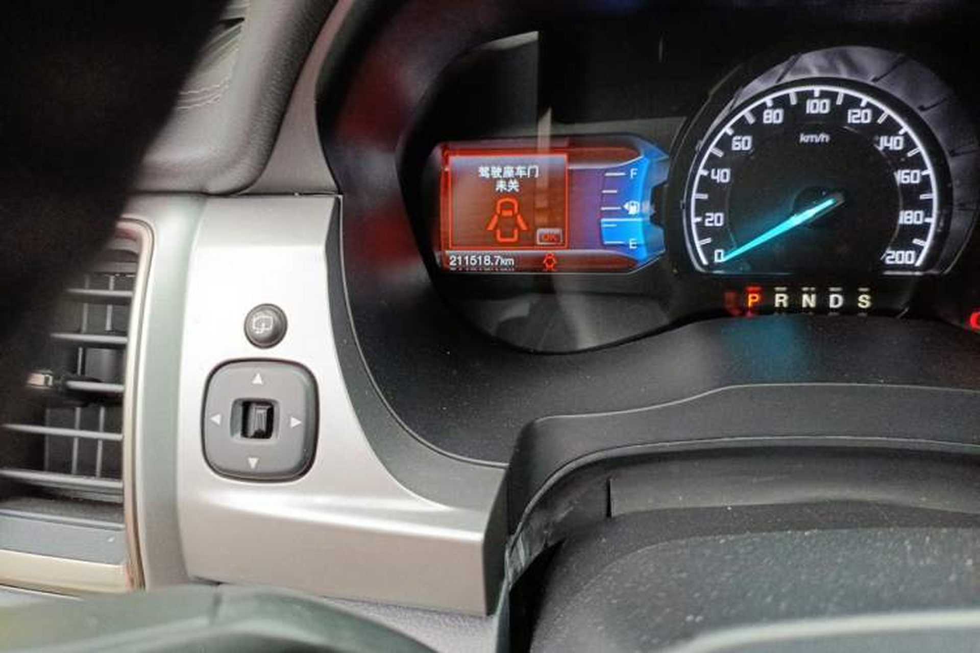 Used Ford Everest 2016 2.0T Gasoline Automatic 4x4 Luxury Edition Odometer Close Up