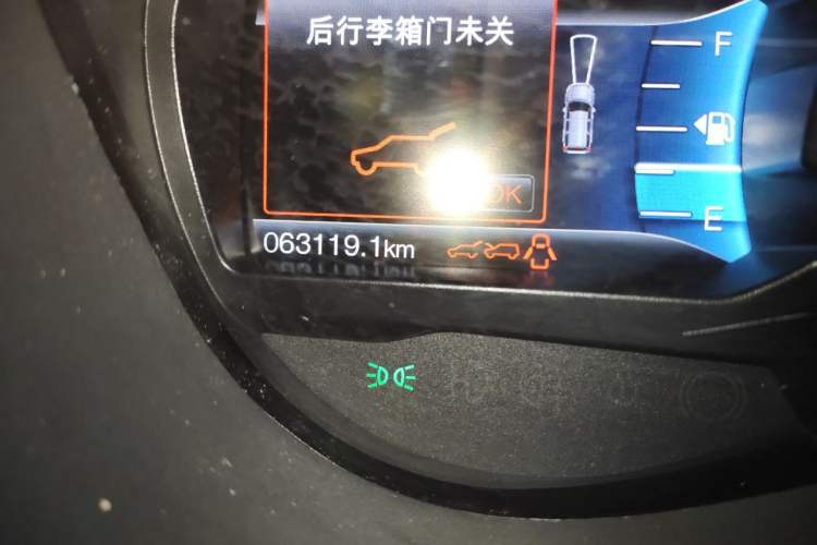 Used Ford Everest 2016 2.0T Gasoline Automatic 4x4 Flagship Edition Odometer Close Up