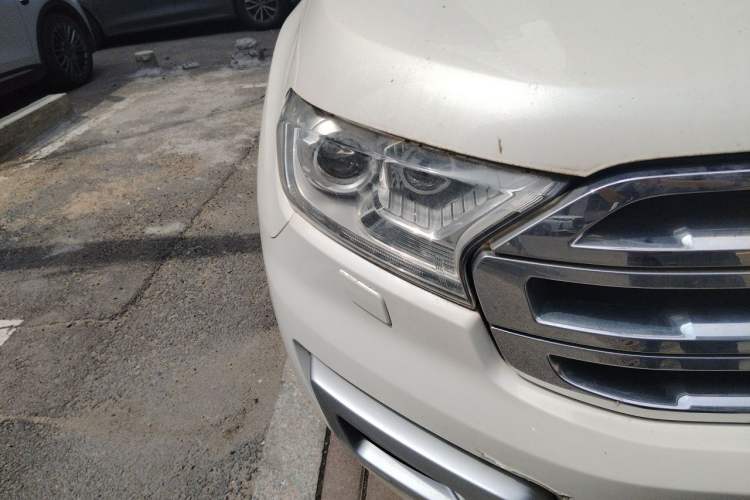 Used Ford Everest 2016 2.0T Gasoline Automatic 4x4 Flagship Edition Right Front Headlight
