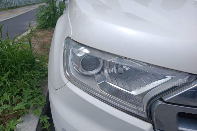 Used Ford Everest 2016 2.0T Gasoline Automatic 4x4 Luxury Edition Right Front Headlight