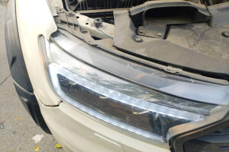 Used Ford Everest 2016 2.0T Gasoline Automatic 4x4 Flagship Edition Right Front Headlight