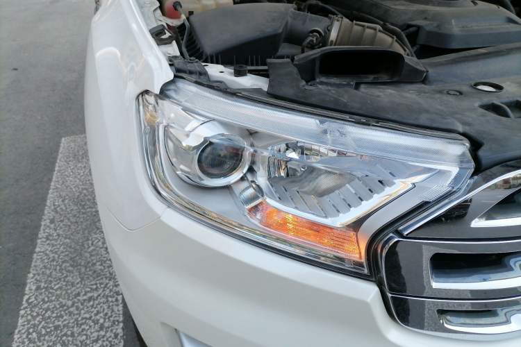 Used Ford Everest 2016 2.0T Gasoline Automatic 4x4 Luxury Edition Right Front Headlight