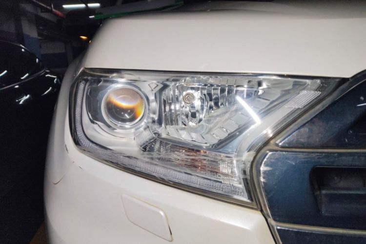 Used Ford Everest 2016 2.0T Gasoline Automatic 4x4 Flagship Edition Right Front Headlight