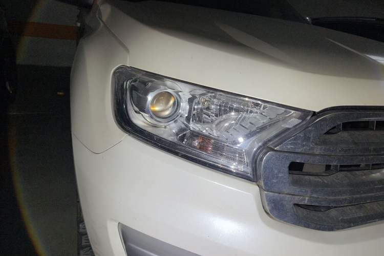 Used Ford Everest 2016 2.0T Gasoline Automatic 4x4 Luxury Edition Right Front Headlight