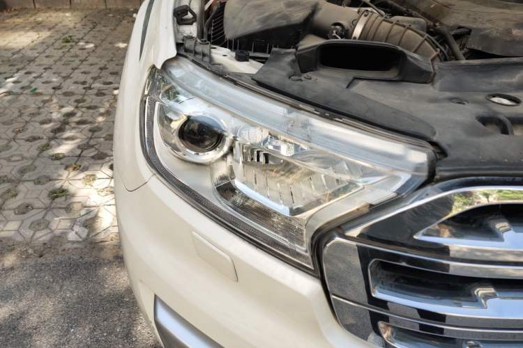 Used Ford Everest 2016 2.0T Gasoline Automatic 4x4 Flagship Edition Right Front Headlight