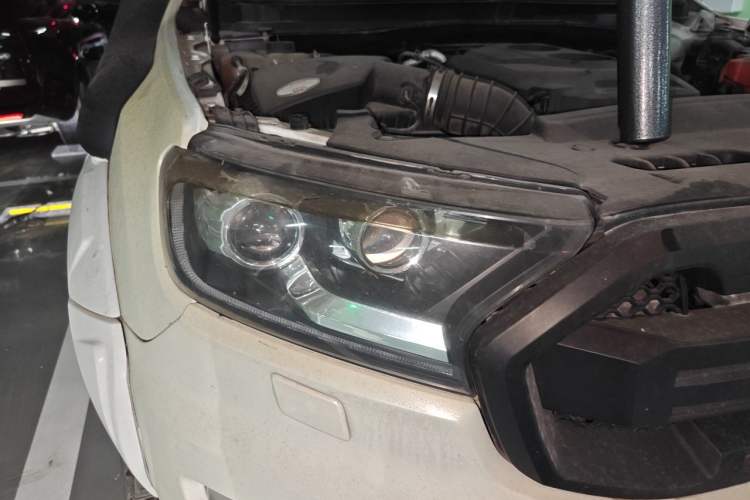 Used Ford Everest 2016 2.0T Gasoline Automatic 4x4 Flagship Edition Right Front Headlight