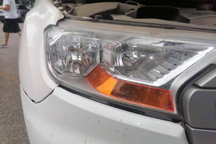 Used Ford Everest 2016 2.0T Gasoline Automatic 4x4 Elite Edition Right Front Headlight
