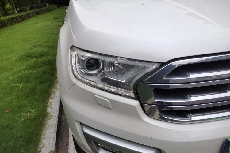 Used Ford Everest 2016 2.0T Gasoline Automatic 4x4 Flagship Edition Right Front Headlight