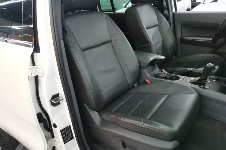 Used Ford Everest 2016 2.0T Gasoline Automatic 4x4 Flagship Edition Right Front Seat