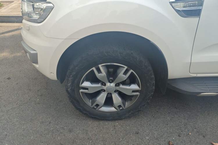 Used Ford Everest 2016 2.0T Gasoline Automatic 4x4 Flagship Edition Right Front Wheel Hub