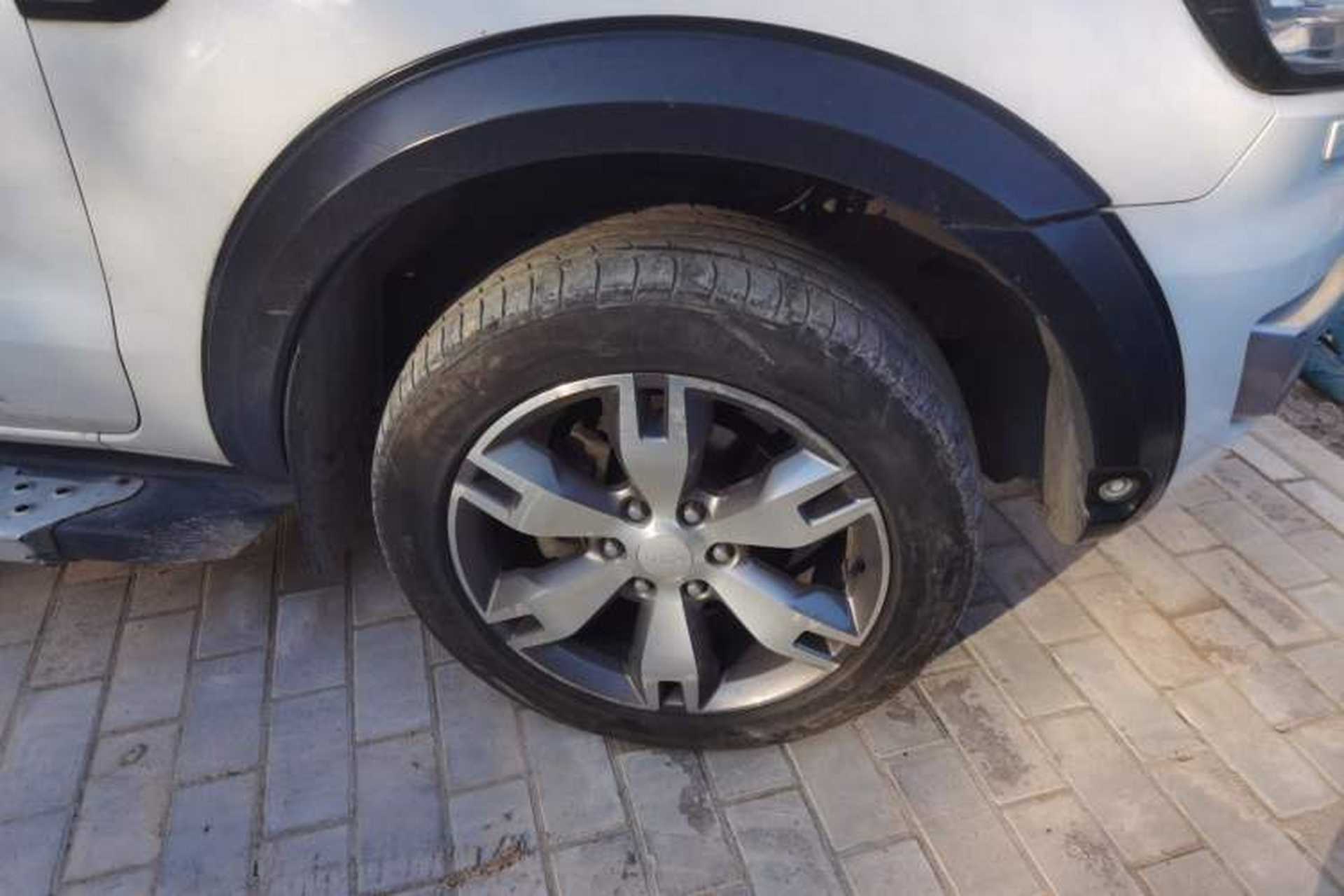 Used Ford Everest 2016 2.0T Gasoline Automatic 4x4 Flagship Edition Right Front Wheel Hub