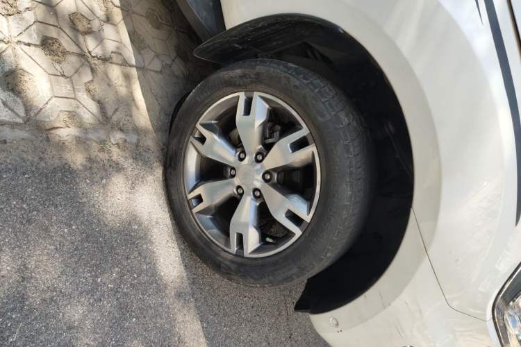 Used Ford Everest 2016 2.0T Gasoline Automatic 4x4 Flagship Edition Right Front Wheel Hub