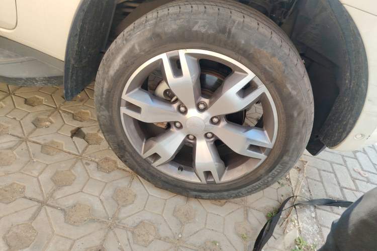 Used Ford Everest 2016 2.0T Gasoline Automatic 4x4 Flagship Edition Right Front Wheel Hub