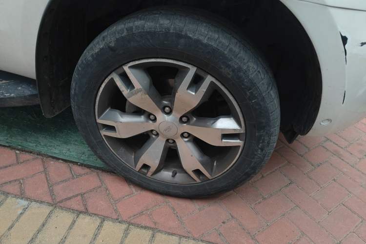 Used Ford Everest 2016 2.0T Gasoline Automatic 4x4 Flagship Edition Right Front Wheel Hub