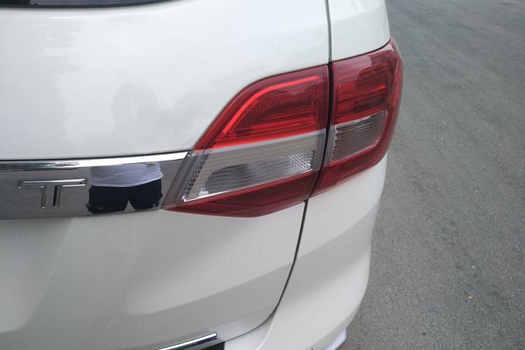 Used Ford Everest 2016 2.0T Gasoline Automatic 4x4 Flagship Edition Right Rear Taillight
