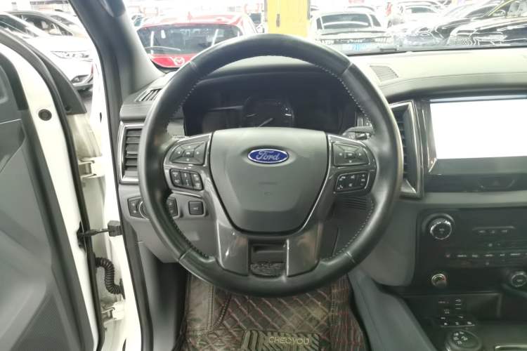 Used Ford Everest 2016 2.0T Gasoline Automatic 4x4 Flagship Edition Steering Wheel