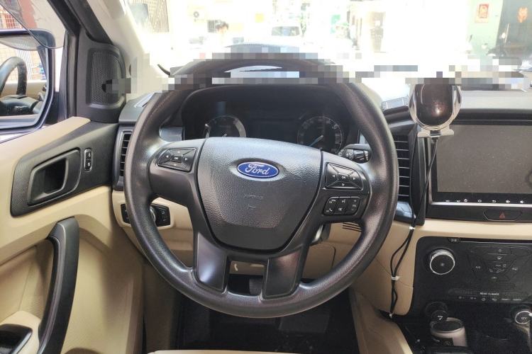 Used Ford Everest 2016 2.0T Gasoline Automatic 4x4 Elite Edition Steering Wheel