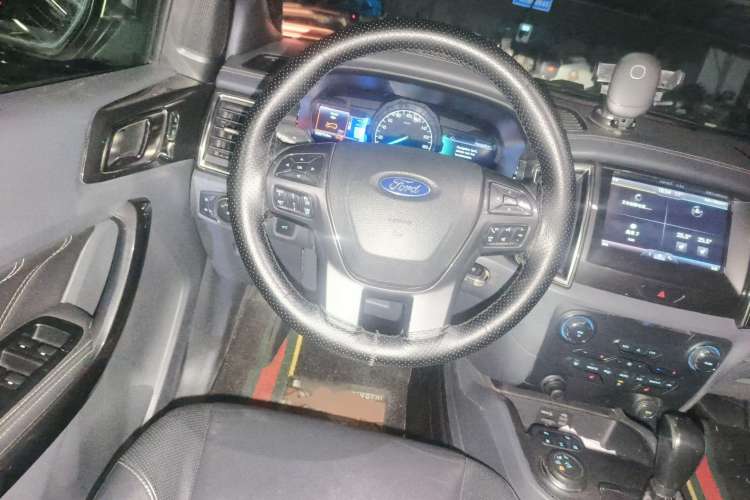 Used Ford Everest 2016 2.0T Gasoline Automatic 4x4 Flagship Edition Steering Wheel