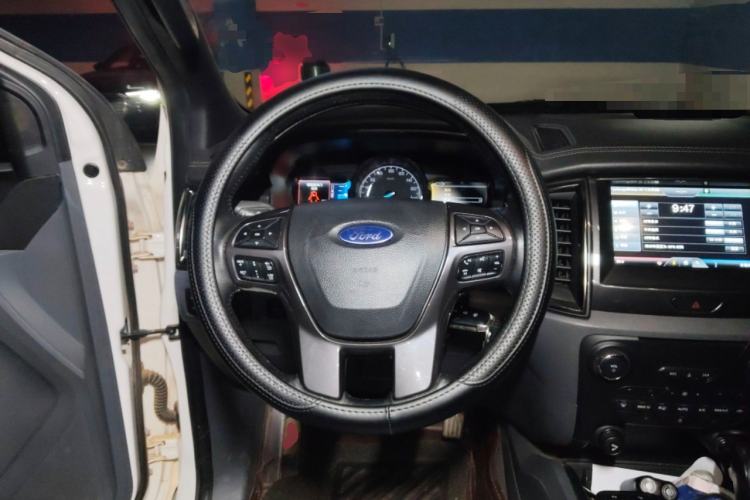 Used Ford Everest 2016 2.0T Gasoline Automatic 4x4 Flagship Edition Steering Wheel