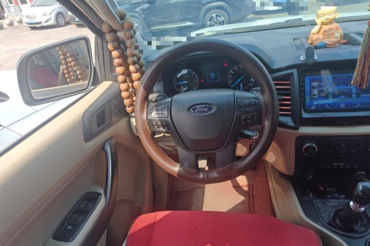 Used Ford Everest 2016 2.2T Diesel Manual Two-Wheel-Drive Elite Edition Steering Wheel