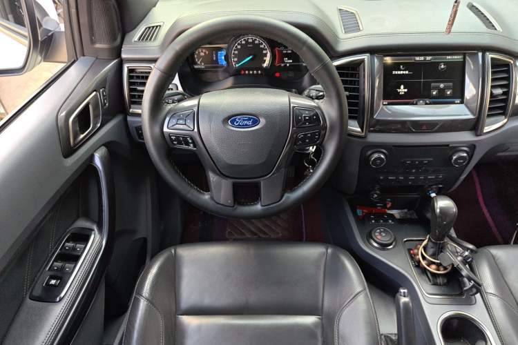 Used Ford Everest 2016 2.0T Gasoline Automatic 4x4 Flagship Edition Steering Wheel