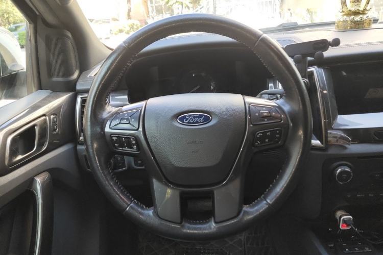 Used Ford Everest 2016 2.0T Gasoline Automatic 4x4 Flagship Edition Steering Wheel