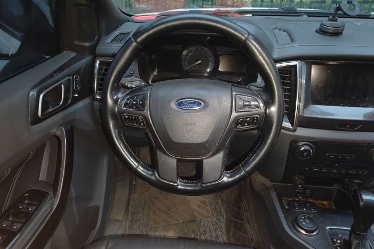 Used Ford Everest 2016 2.0T Gasoline Automatic 4x4 Flagship Edition Steering Wheel