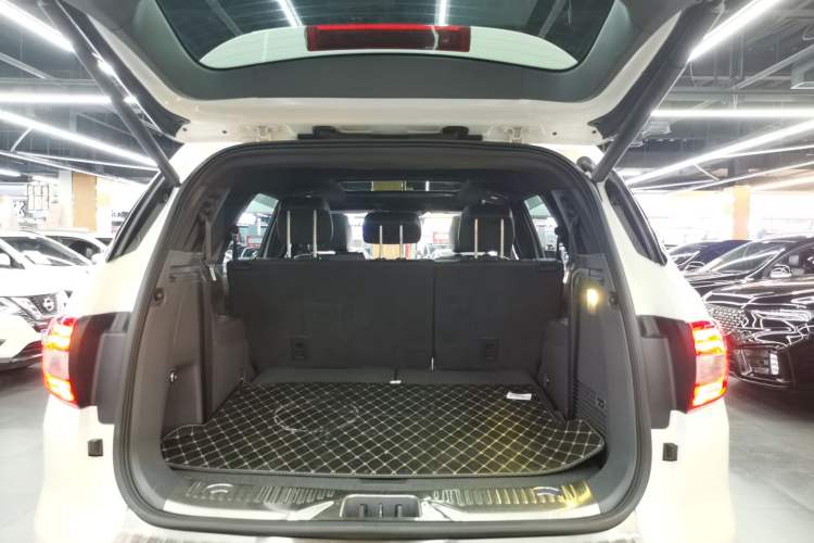 Used Ford Everest 2016 2.0T Gasoline Automatic 4x4 Flagship Edition Trunk