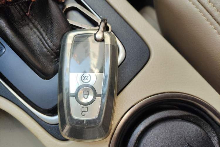 Used Ford Everest 2016 2.0T Gasoline Automatic 4x4 Elite Edition Vehicle Key