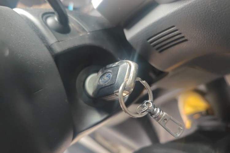 Used Ford Everest 2016 2.0T Gasoline Automatic Two-Wheel Drive Luxury Edition Vehicle Key