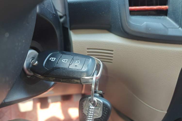 Used Ford Everest 2016 2.2T Diesel Manual Two-Wheel-Drive Elite Edition Vehicle Key
