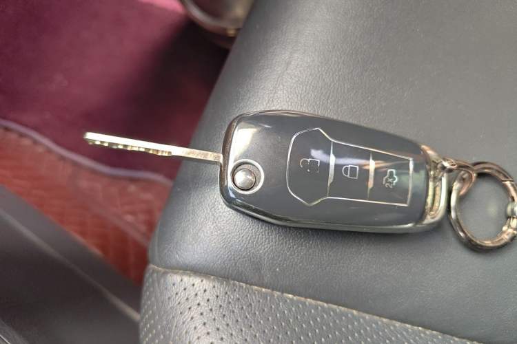 Used Ford Everest 2016 2.0T Gasoline Automatic 4x4 Flagship Edition Vehicle Key