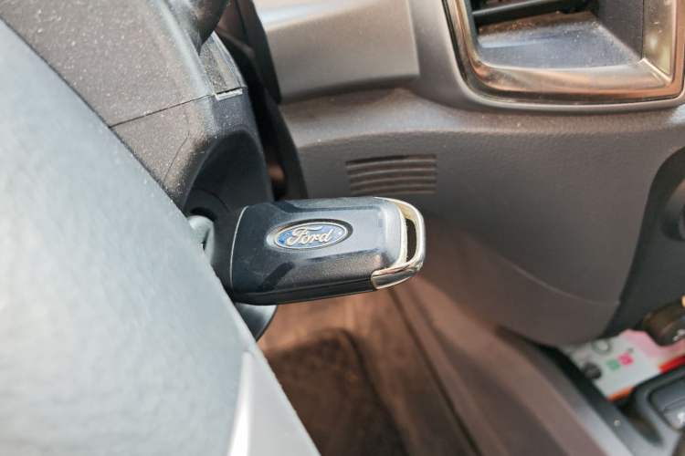 Used Ford Everest 2016 2.0T Gasoline Automatic 4x4 Luxury Edition Vehicle Key
