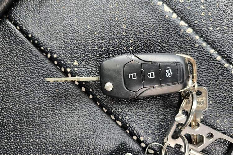 Used Ford Everest 2016 2.0T Gasoline Automatic 4x4 Flagship Edition Vehicle Key