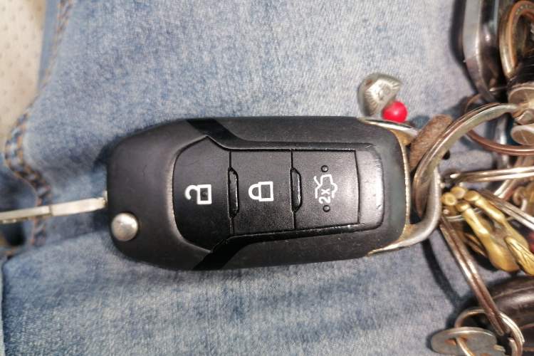 Used Ford Everest 2016 2.0T Gasoline Automatic 4x4 Elite Edition Vehicle Key