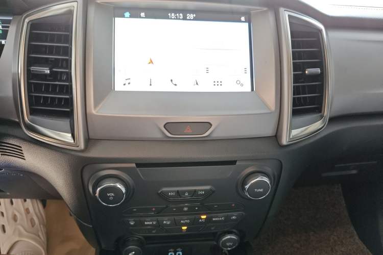 Used Ford Everest 2017 2.0T Gasoline Automatic 4x4 Luxury Edition 5 Seats Audio And AC Panel