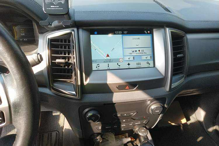 Used Ford Everest 2017 2.0T Gasoline Automatic 4x4 Luxury Edition 7 Seats Audio And AC Panel