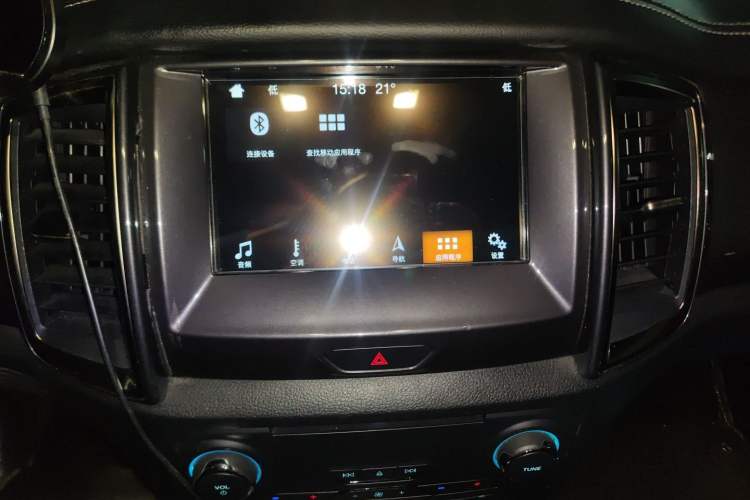 Used Ford Everest 2017 2.0T Gasoline Automatic 4x4 Flagship Edition 7 Seats Audio And AC Panel