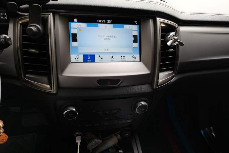 Used Ford Everest 2017 2.2T Diesel Manual 4x4 Luxury Edition 7 Seats Audio And AC Panel