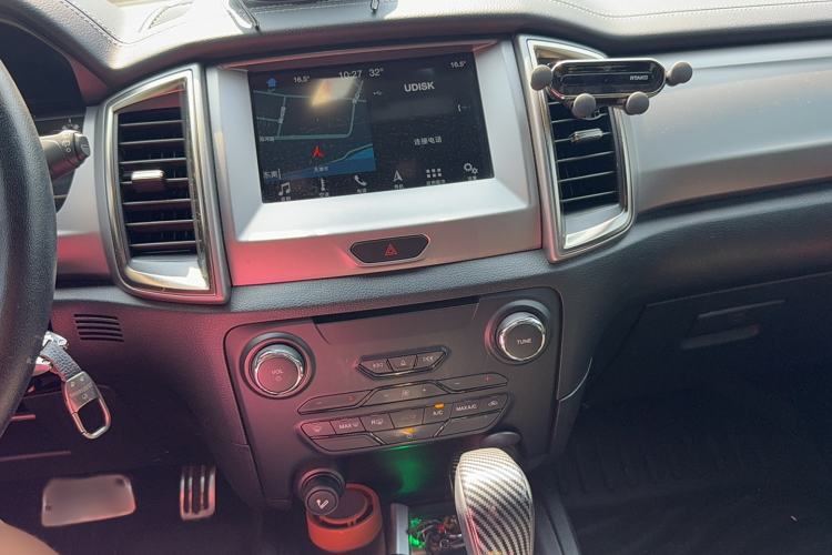 Used Ford Everest 2017 2.0T Gasoline Automatic 4x4 Luxury Edition 5 Seats Audio And AC Panel